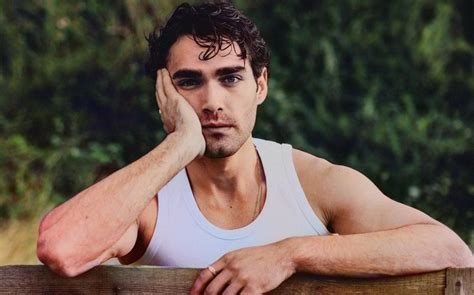 ai photo restorer  colorizer  turns   black  white