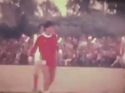 Maradona, eterno: apareció un video inédito de Diego jugando un