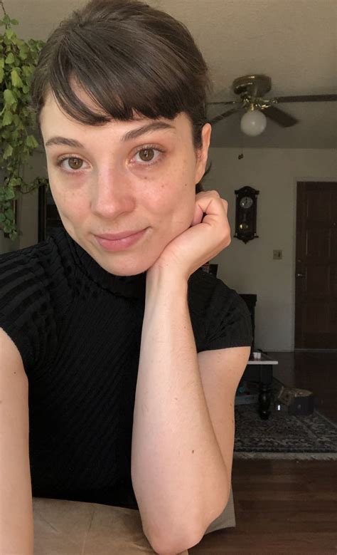 Natural Audrey Hepburn look a like, there is no makeup on this face ...