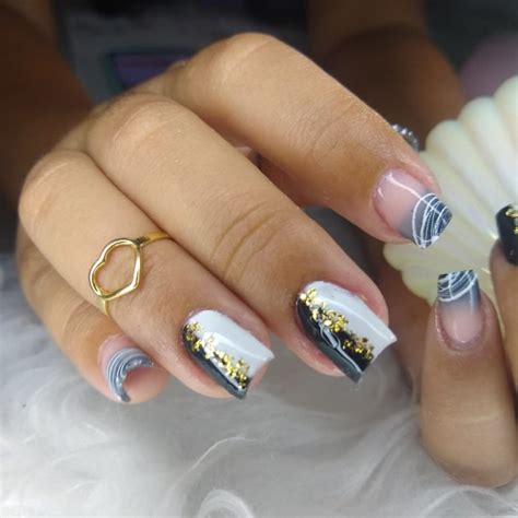 Unha Em Gel Com Detalhe Preto - Unha em gel preta: 20 inspirações e tutoriais