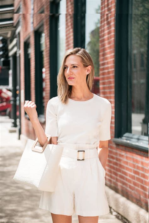 all white outfit monochromatic chich look - See (Anna) Jane. in 2025