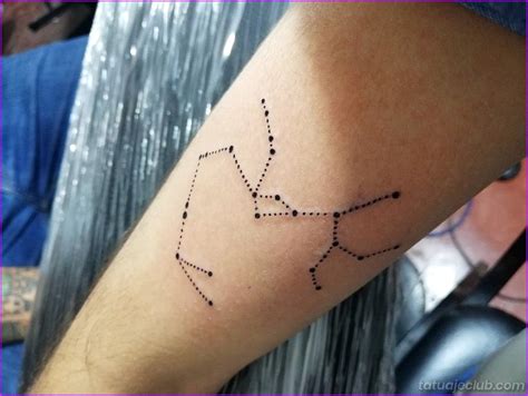 Obtenga un tatuaje de constelación Escorpio o constelación Tatuaje ...