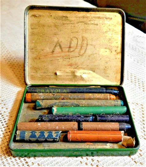 VINTAGE PRISTINE CRAYONS NO. 70 TIN - JOSEPH DIXON CRUCIBLE COMPANY