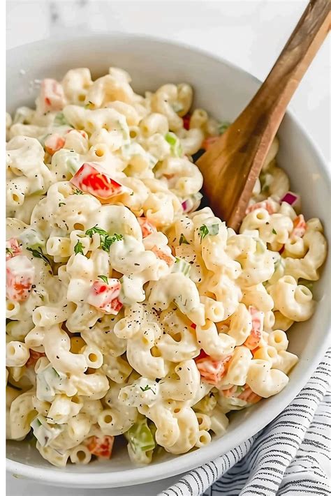 Creamy Macaroni Salad (Old-Fashioned Recipe) - Insanely Good