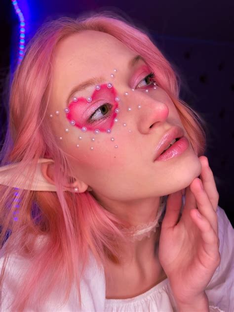 яркий макияж💗
