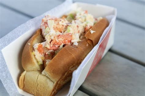 10 Places for the Best Lobster Roll in Boston (+ History!)