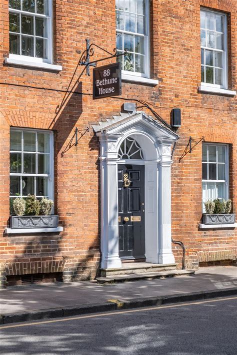 house for sale in West Street, Farnham, Surrey, GU9 - gld012359419