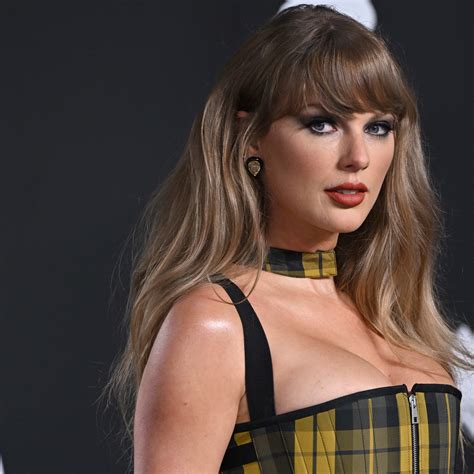 Jeff Bezos Debuts Hair Switch-Up After Lauren Sánchez Wedding - Parade