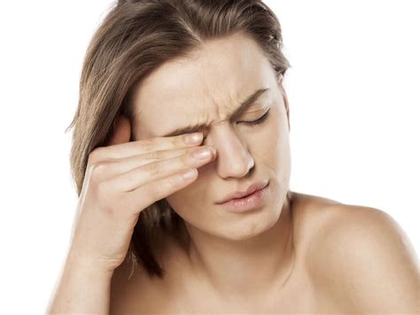 Eye Cancer: 10 Symptoms Of Eye Cancer