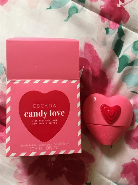 Candy Love Escada fragancia - una nuevo fragancia para Mujeres 2020