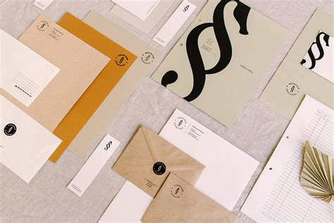 Bookstore brand on Behance