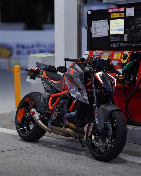 𝐍𝐚𝐤𝐞𝐝 𝐌𝐨𝐭𝐨𝐫𝐜𝐲𝐜𝐥𝐞𝐬 ⌬ (@nakedengines) • Instagram photos and videos