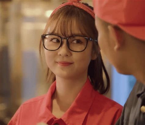 Nhướn Lông Mày Đừng Lo GIF - NhướnLôngMày ĐừngLo TinTuiĐi - Discover ...