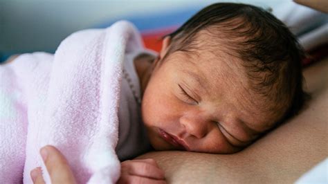 newborn baby walks minutes   delivered kemi filani