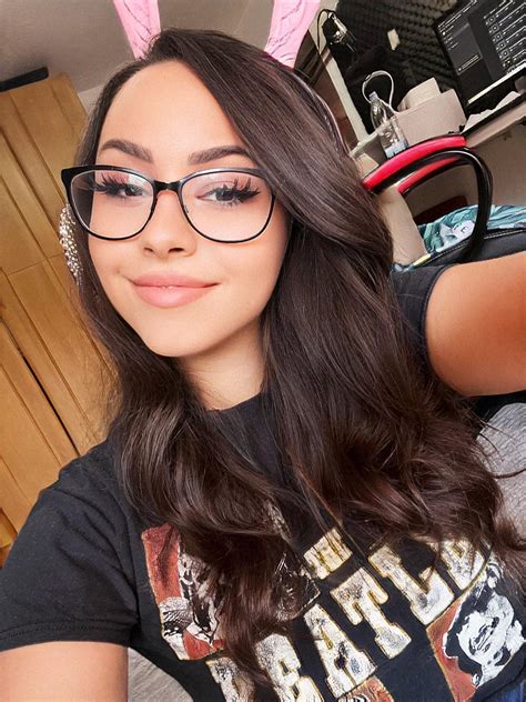 On🔥w/ 😊🐰🤓 : r/BunnyGirl