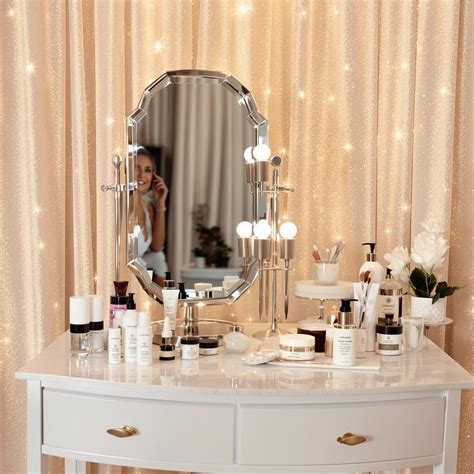 Menopausal Skin Changes: Why Dermaplaning is Your Secret Weapon ...