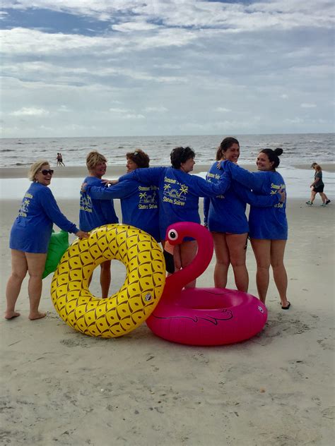 Shoppers are raving about the Sunshine Sisters summer collection 3