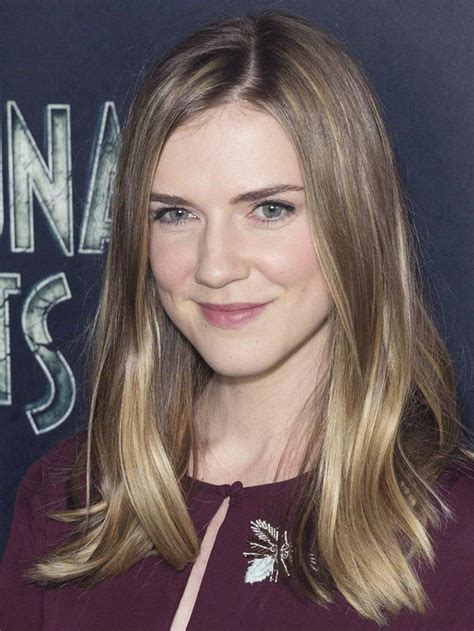 Hottest Canadian Actresses: List of Beautiful Celebrities from Canada