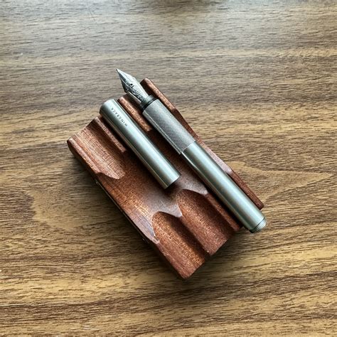 expanding  pocket fountain  lineup      wingback