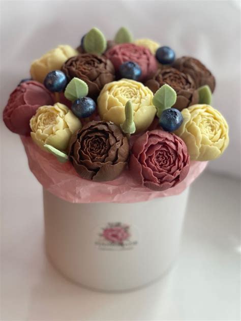 Pin by Julia Prorokova on Сладости в шоколаде | Chocolate bouquet ...