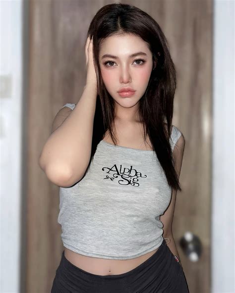 Aria😇 | Wanna play? 😎 . . #thaigirls #thaiwoman #thaibeauty #