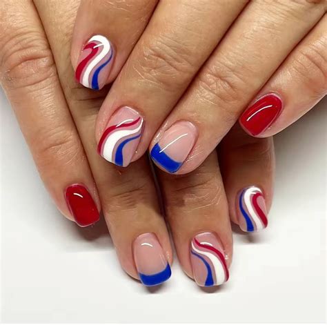 21 Festive 4th of July Nail Designs - College Fashion