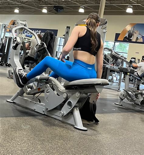 (OC) Gym series part 5: Brunette baddie with a tight round ass in blue