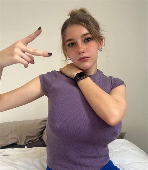Zooemoore OnlyFans Review: Before You Subscribe, You NEED To See This! Image 8