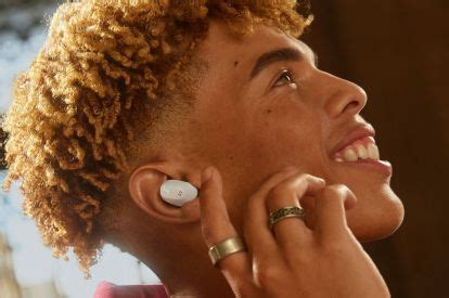 sennheiser debuts  ergonomically shaped wireless earbuds digital