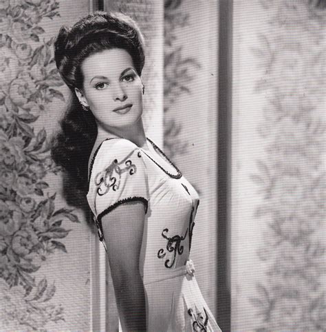 Pin by Jo Damewood on Maureen O'Hara | Classic hollywood glamour