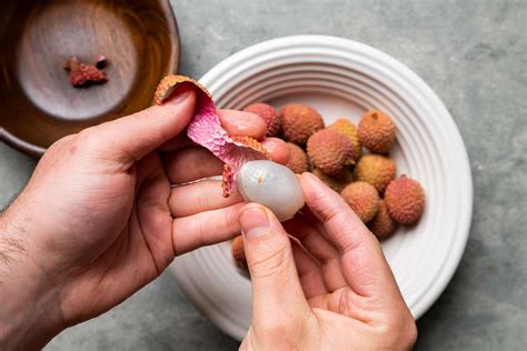 How to Peel and Eat Lychee