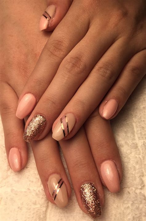 Pin van Lucile Fuin op Onglerie | Nagels, Goud