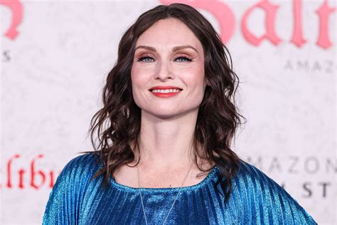 Sophie Ellis-Bextor’s “Murder on the Dancefloor” Reclaims Its UK Chart