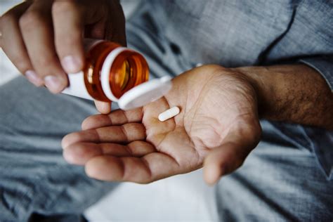 💊 Should You Take Probiotics with Food or on an Empty Stomach?