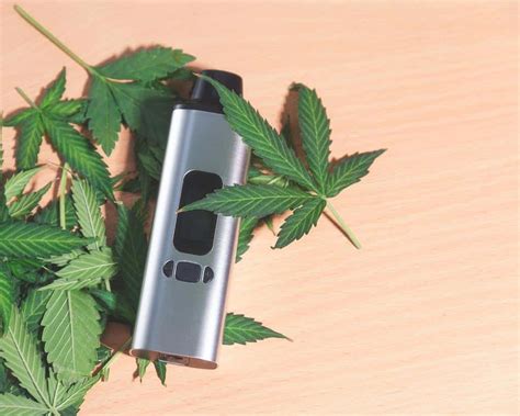 how to open a weed pen