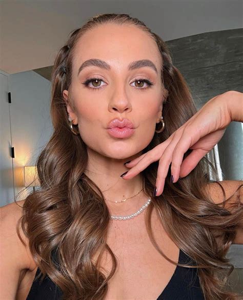 Rachel selfies via IG : r/RachelDemita