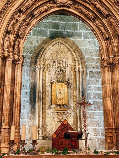 unusual     valencia