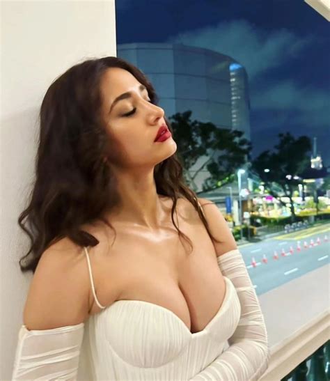 Disha Patani : r/SuperModelIndia