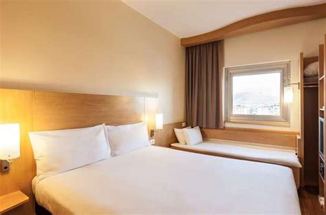 Ibis London Luton Airport Hotel, London, UK - Review, Photos, Room Info ...