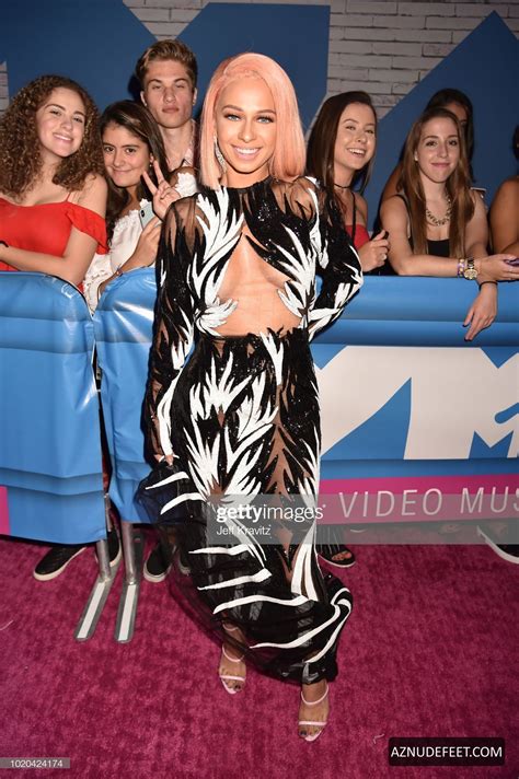 MARIAHLYNN Feet - AZNudeFeet