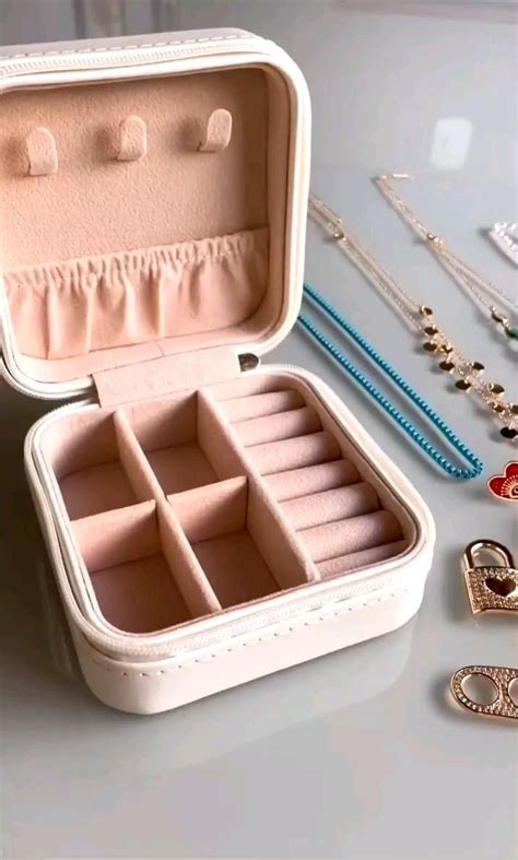 de Twice Gloss em Pins by you | Porta joias faça você mesmo, Porta ...