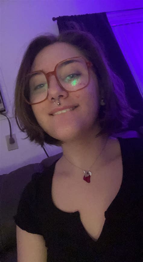 Jiggle jiggle 😘 : r/CuteModeSlutMode