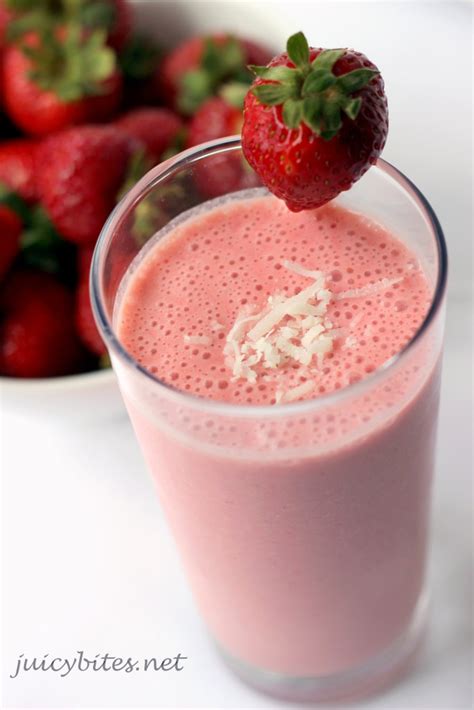 Strawberry Colada Smoothie – JuicyBites