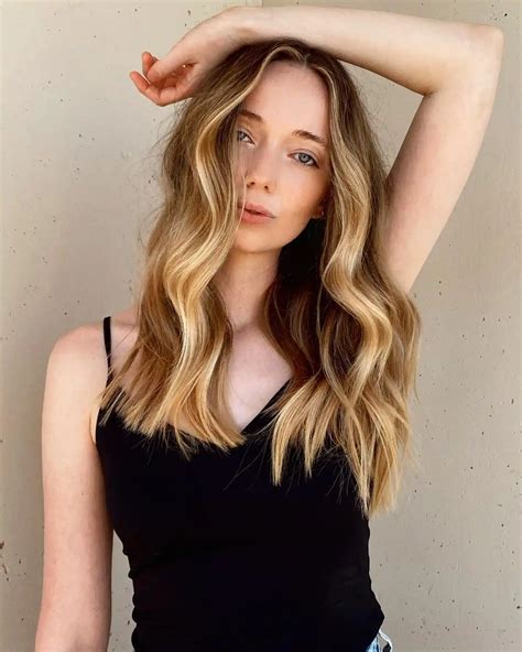 And blonde hair trends are causing a surge in salon bookings 43