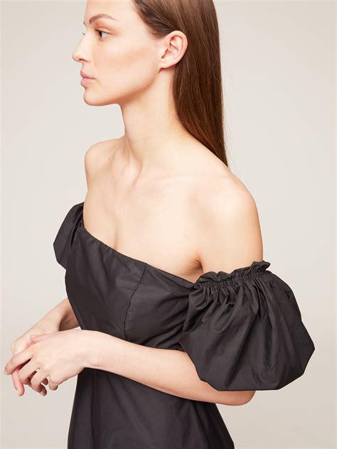 Off-shoulders summer long dress