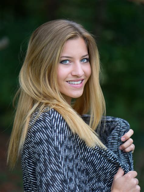 Download wallpaper face, smile, model, hair, Christina, section girls