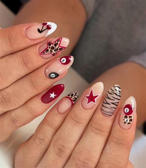 maroon color nail 5