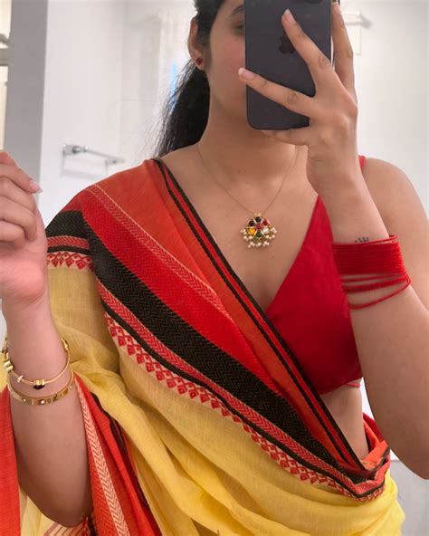 ℕ𝕒𝕟𝕕𝕠𝕠 ℝ𝕖𝕕𝕕𝕪🐾 | In my desi girl era with a modern twist 🫶🏻