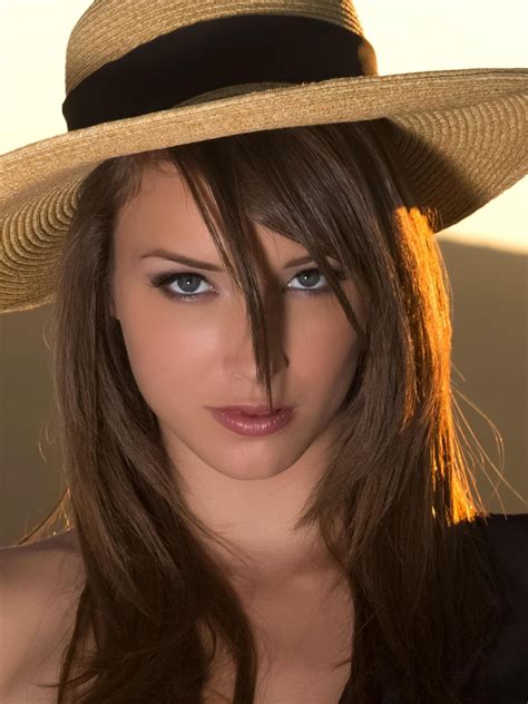 Download wallpaper look, girl, hat, Malena Morgan.model, section girls