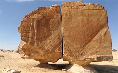 The 4,000-year-old Al Naslaa Rock Formation has a Mystery Laser-like ...